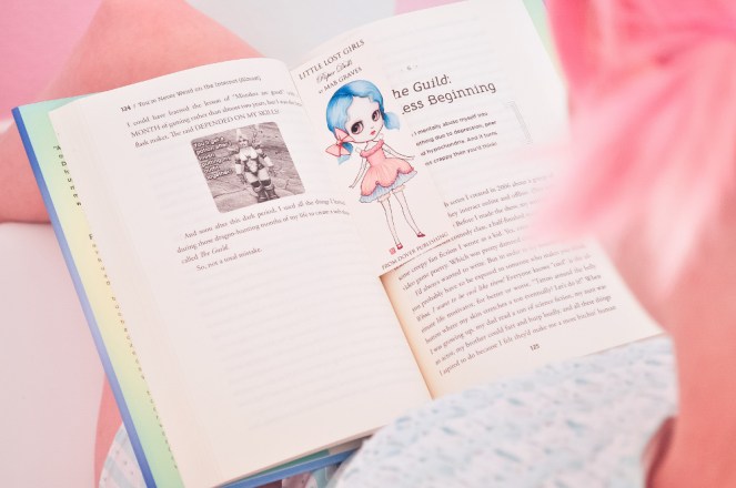 Pastel Carousel | Book Review | You're Never Weird On The Internet (Almost) | Felicia Day